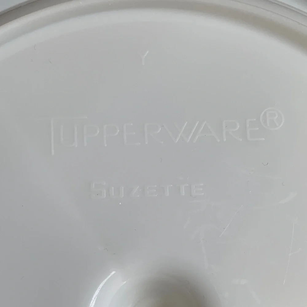 Tupperware Vintage Suzette 608-11